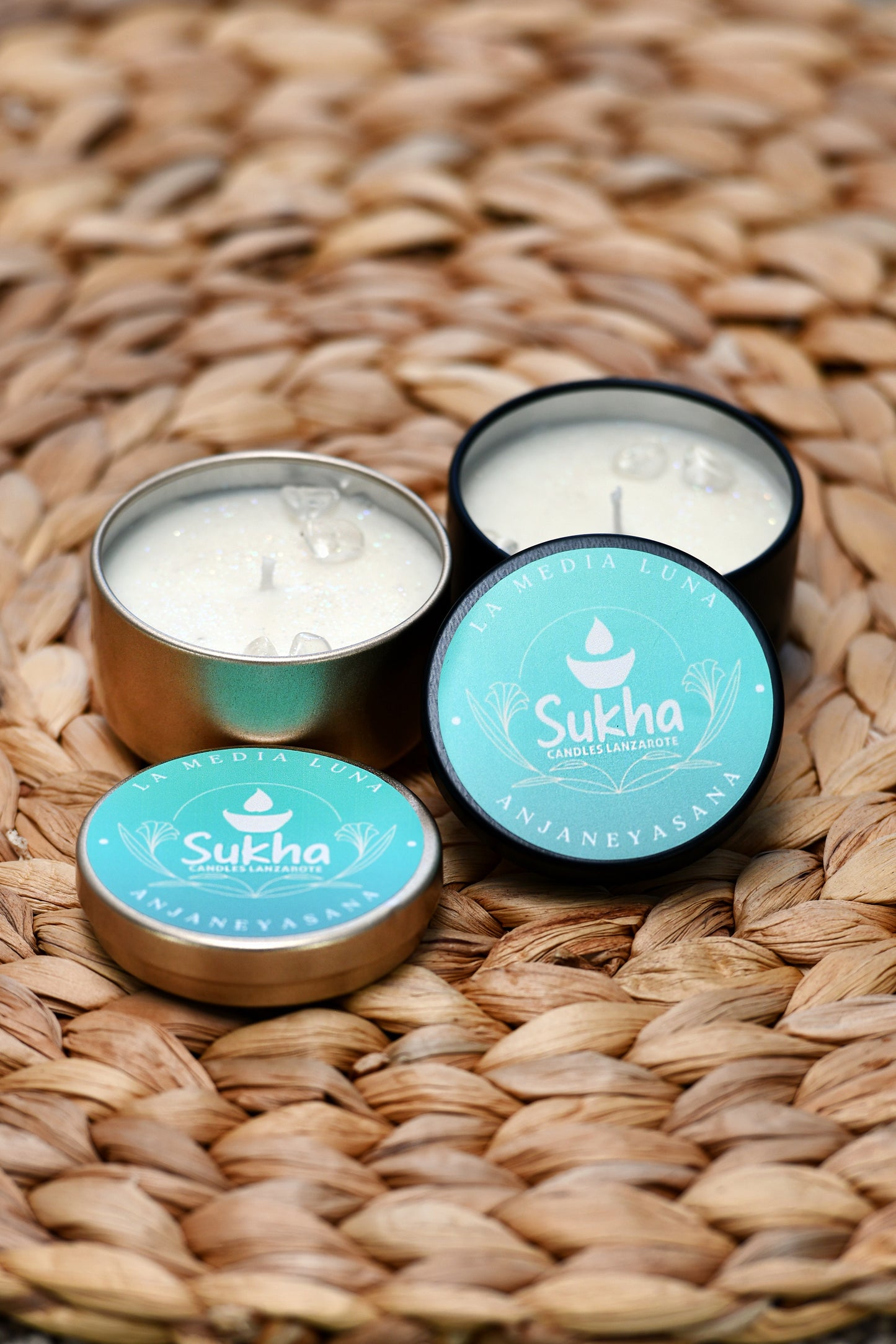 VELA SUKHA ANJANEYASANA / LA MEDIA LUNA