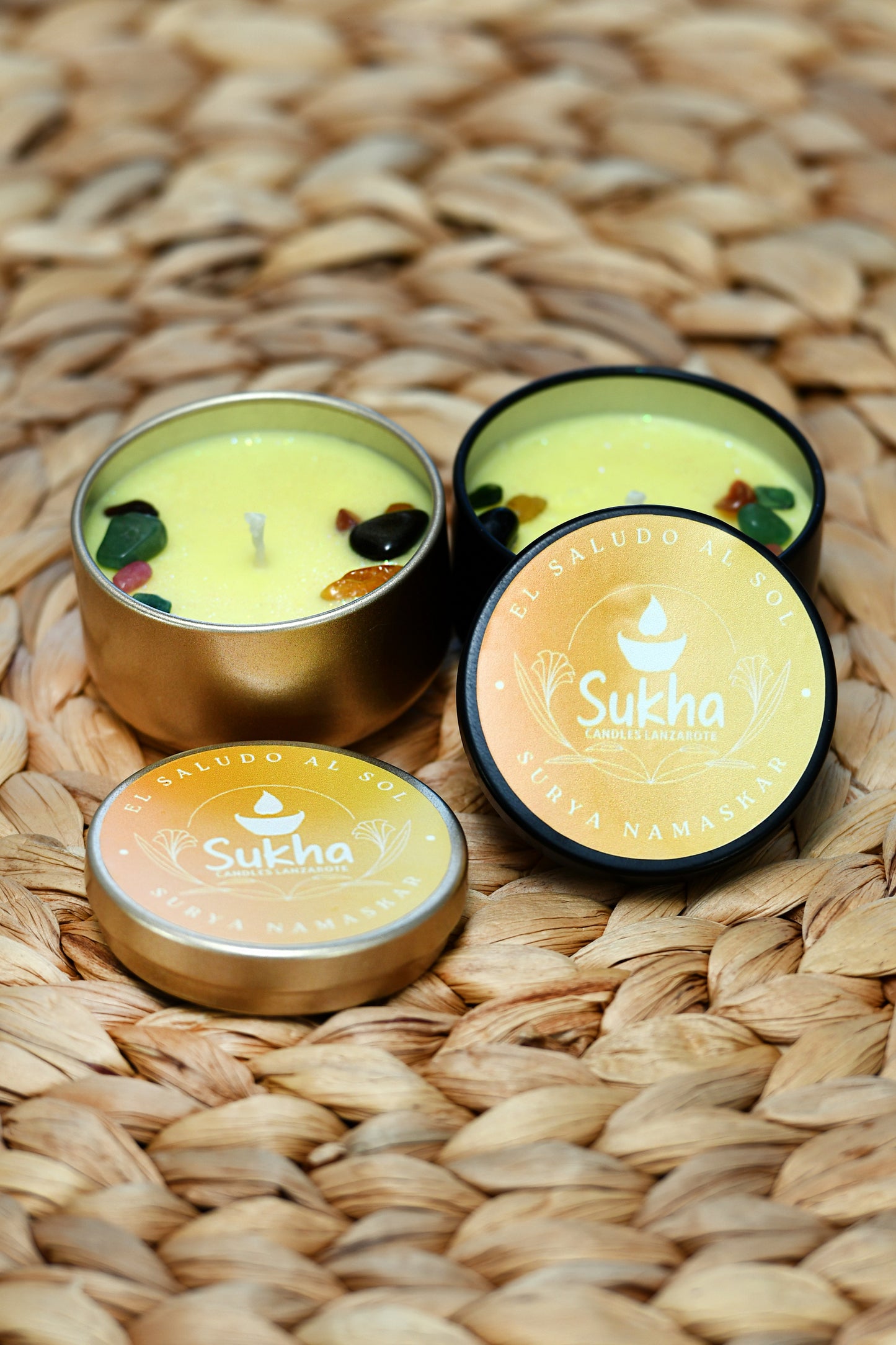 VELA SUKHA SURYA NAMASKAR / EL SALUDO AL SOL